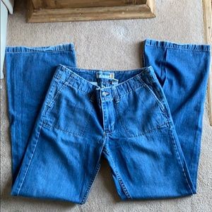 EUC Woman’s Old Navy Boot-Cut Jeans Sz 4